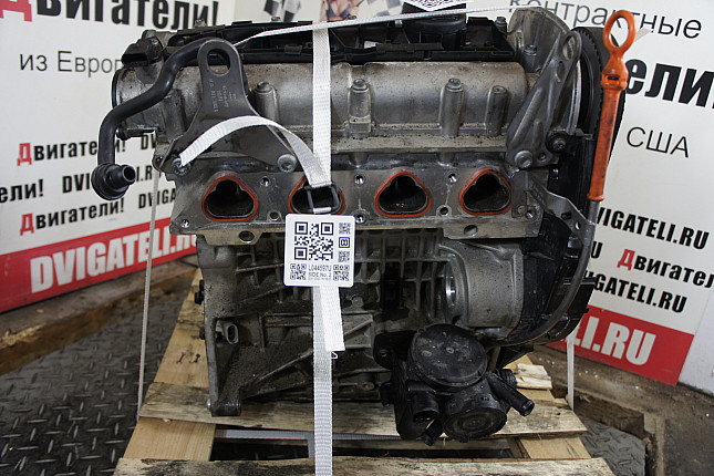 Двигатель вид с боку Skoda CGGB