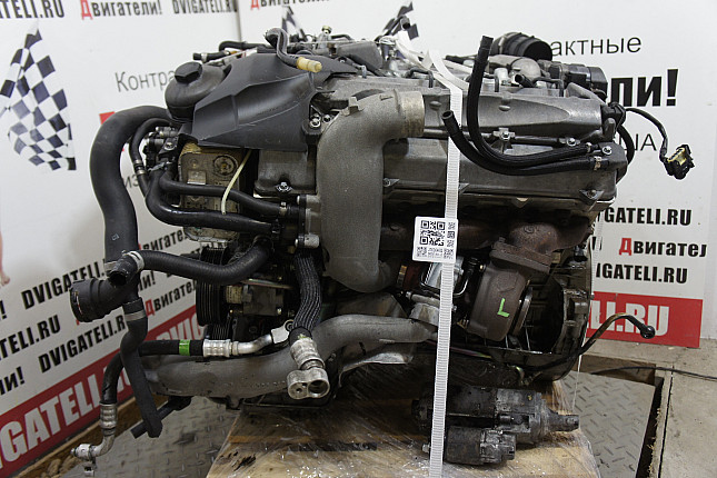 Двигатель вид с боку Mercedes OM 628.960