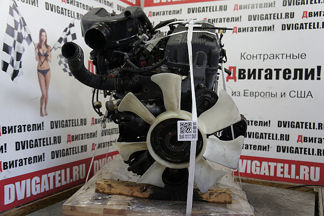Двигатель вид с боку Ford KA24-E