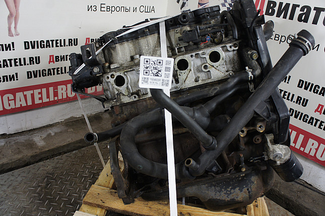 Двигатель вид с боку Opel X 20 SE