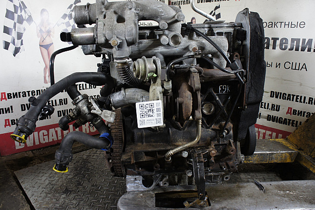 Двигатель вид с боку Opel F9Q 762