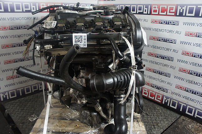 Двигатель вид с боку AUDI AEB