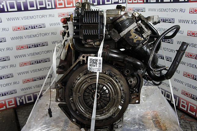 Двигатель вид с боку OPEL X 14 XE