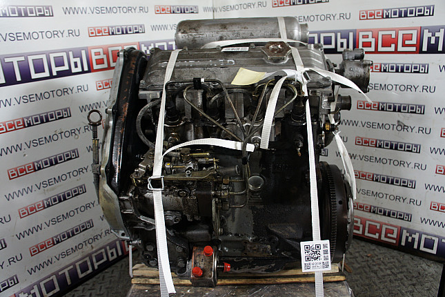 Двигатель вид с боку Fiat 149 B1.000