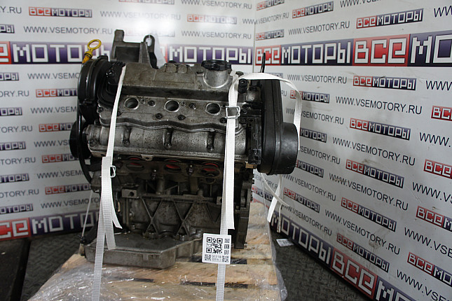Двигатель вид с боку LAND ROVER 25 K4F