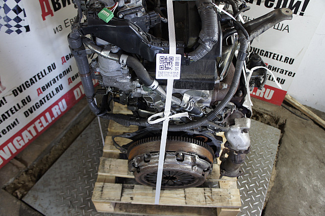 Двигатель вид с боку Toyota 2KD-FTV