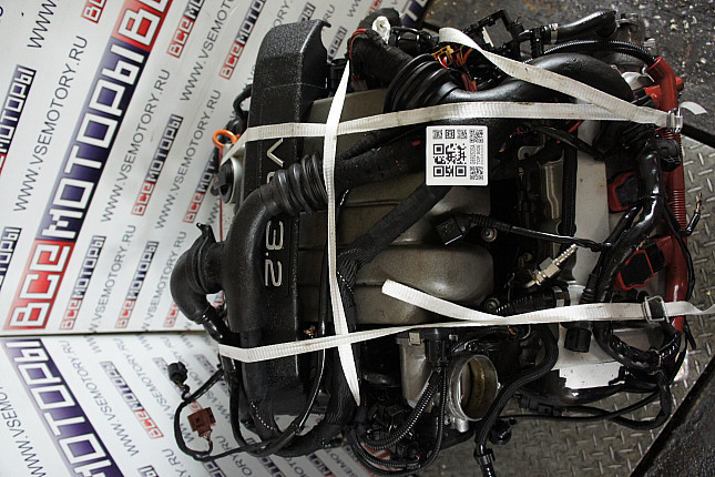 Фотография контрактного двигателя сверху AUDI AUK