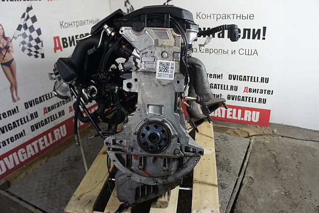 Двигатель вид с боку BMW M52 B(20 6 S3) Vanos