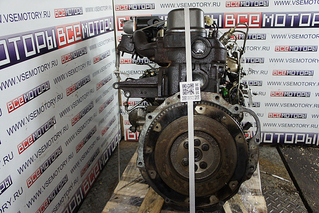 Двигатель вид с боку DAIHATSU DL 52