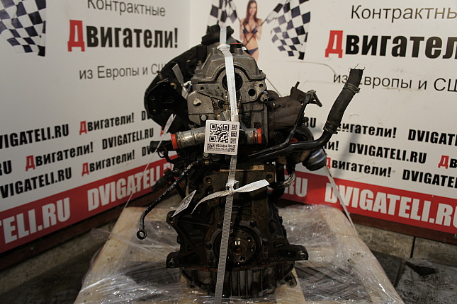 Двигатель вид с боку Skoda AHF