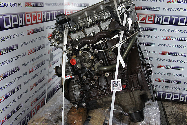 Двигатель вид с боку NISSAN YD25
