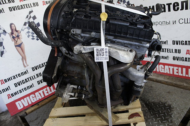 Двигатель вид с боку Alfa Romeo AR 32301