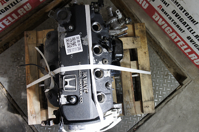 Фотография контрактного двигателя сверху Honda D15B2