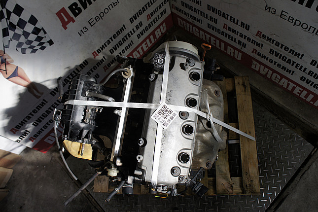 Фотография контрактного двигателя сверху Honda D14A8