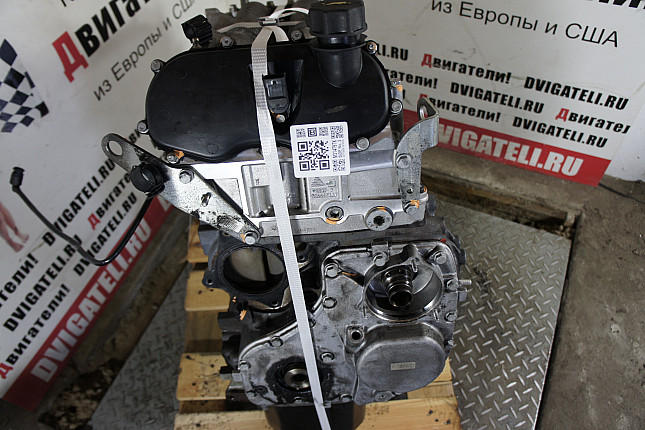 Двигатель вид с боку Iveco F1CE3481J