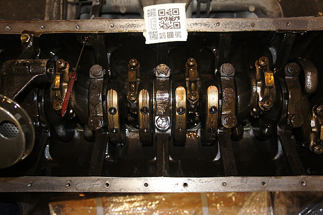 Фотография блока двигателя без поддона (коленвала) BMW M 30 B 35 (346KB)