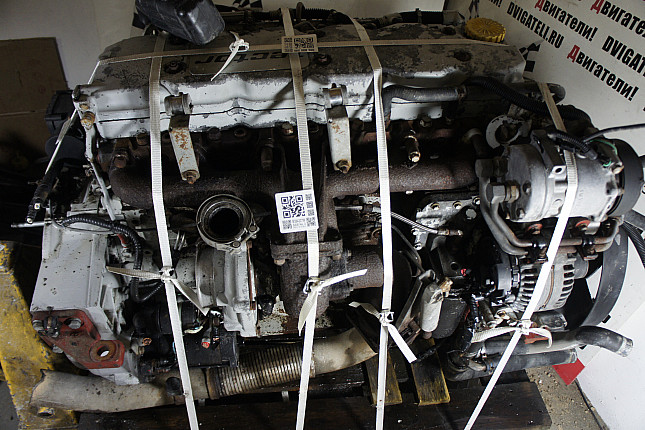 Двигатель вид с боку Iveco F4AE0681D