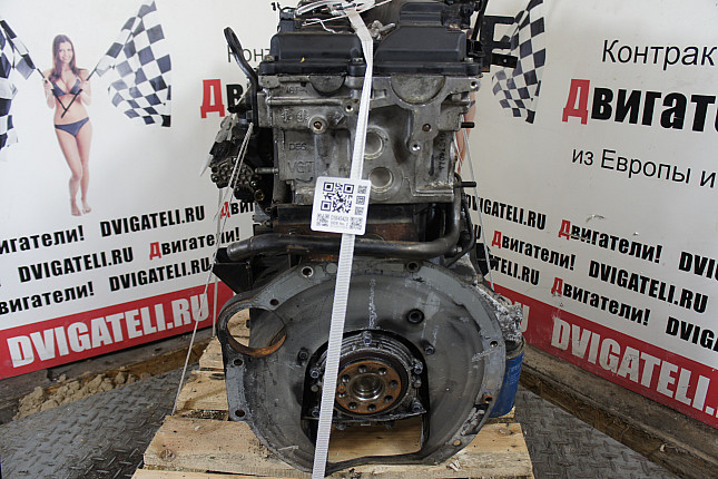 Двигатель вид с боку KIA D4CB