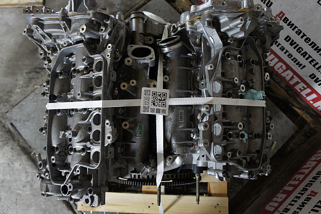 Фотография контрактного двигателя сверху Infiniti V9X