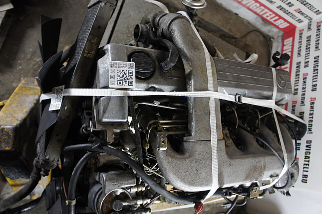 Фотография контрактного двигателя сверху Mercedes OM 603.971 + АКПП