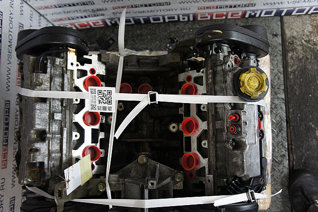 Фотография контрактного двигателя сверху LAND ROVER 25 K4F