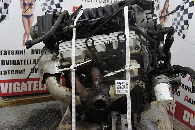 Двигатель вид с боку Pontiac L27