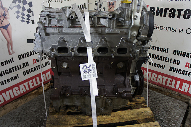 Двигатель вид с боку Renault K4MF696