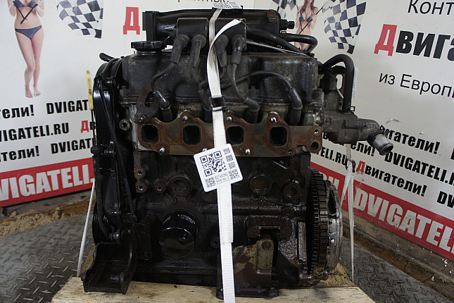 Двигатель вид с боку Chevrolet B12S1