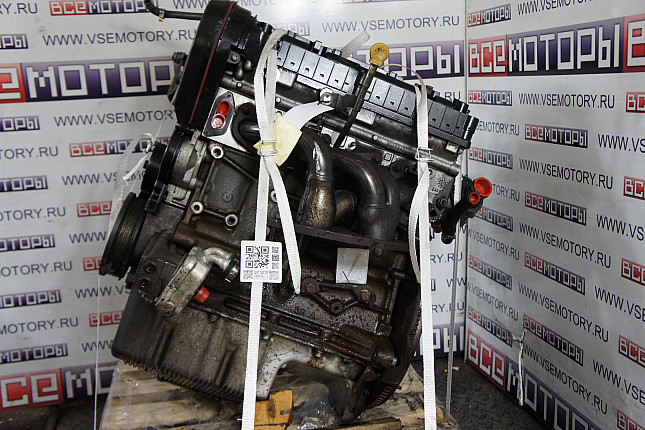 Двигатель вид с боку ALFA ROMEO AR 32104
