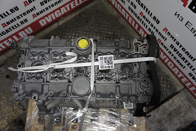 Фотография контрактного двигателя сверху Volvo B 5244 S
