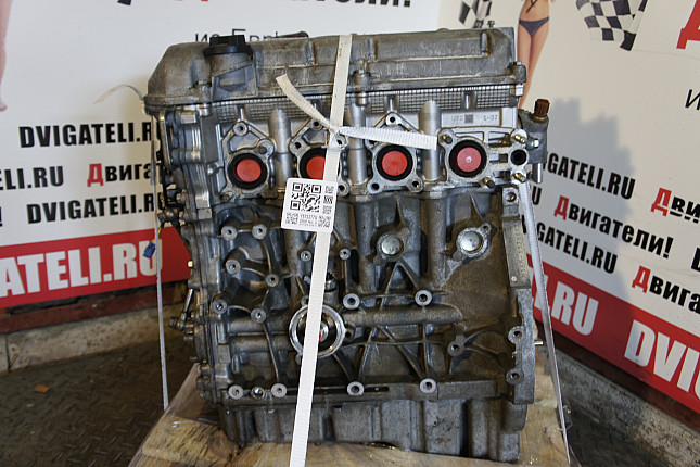 Двигатель вид с боку Suzuki M16A