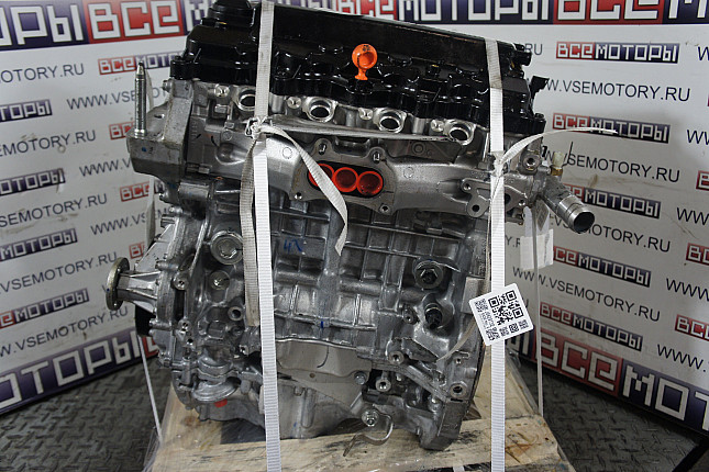 Двигатель вид с боку HONDA R18Z4