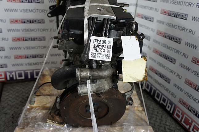Двигатель вид с боку HYUNDAI G4EC-G
