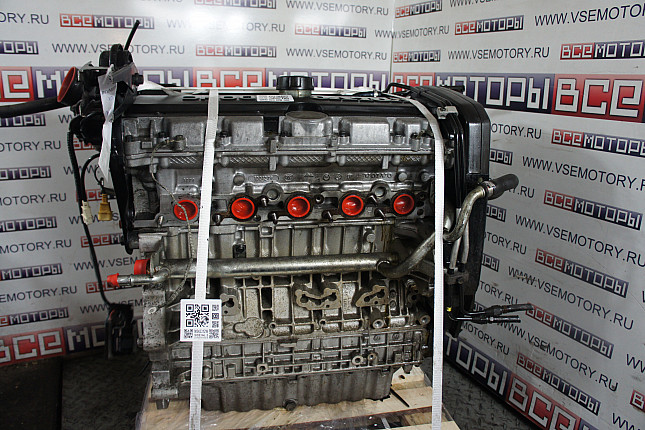 Двигатель вид с боку VOLVO B 5252S