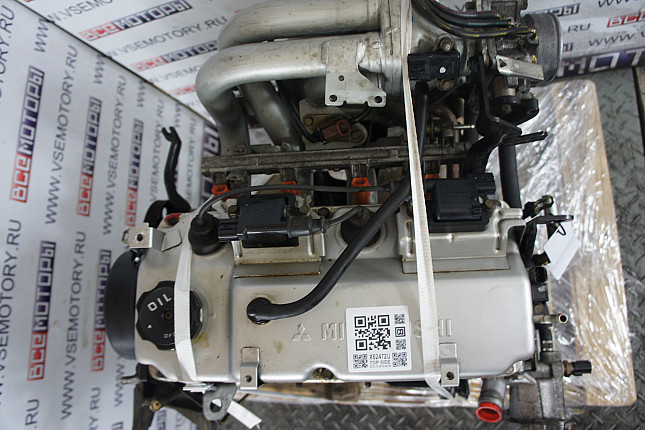 Фотография контрактного двигателя сверху MITSUBISHI 4G18 (ШВЕЦИЯ)