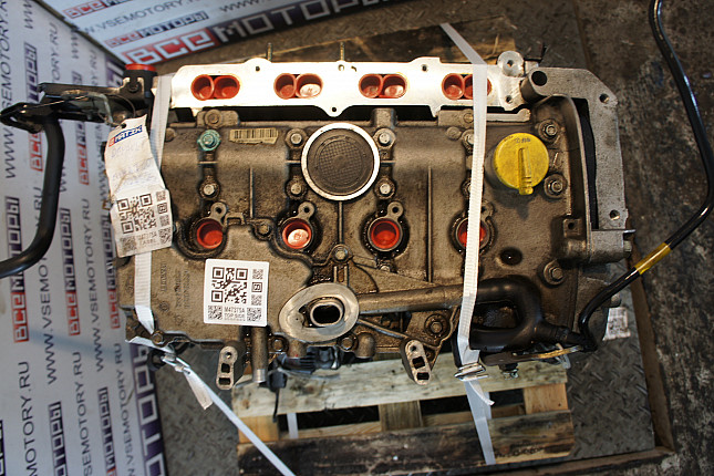Фотография контрактного двигателя сверху RENAULT K4M 700