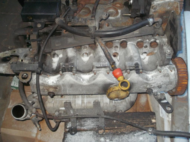 Двигатель Peugeot Boxer 2.8 HDI 2005 r. поврежденный