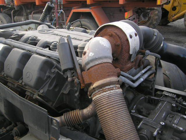 MERCEDES ACTROS MP2 1832 двигатель в сборе 2004r