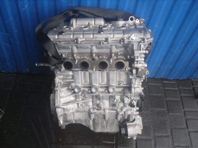 TOYOTA AURIS II двигатель 1.8 HYBRYDA 13-16 2ZR