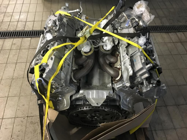 BMW двигатель N63B44B N63 F10 F01 F15 F16 X5 X6