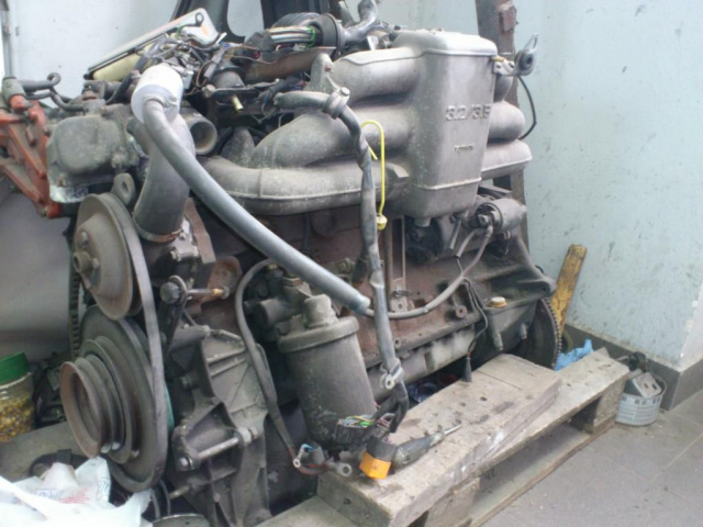 Двигатель M30B35 218PS pochodzacy z BMW e28 M535i'85