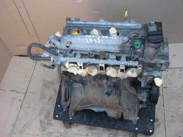 TOYOTA YARIS 99-05 FR 1.3 двигатель BEZ навесного оборудования