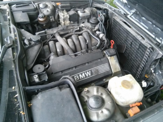 Двигатель BMW E32 3.0 V8 M60B30 отличное состояние