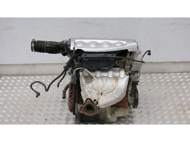 RENAULT CLIO 3 двигатель 1.4 бензин 16V