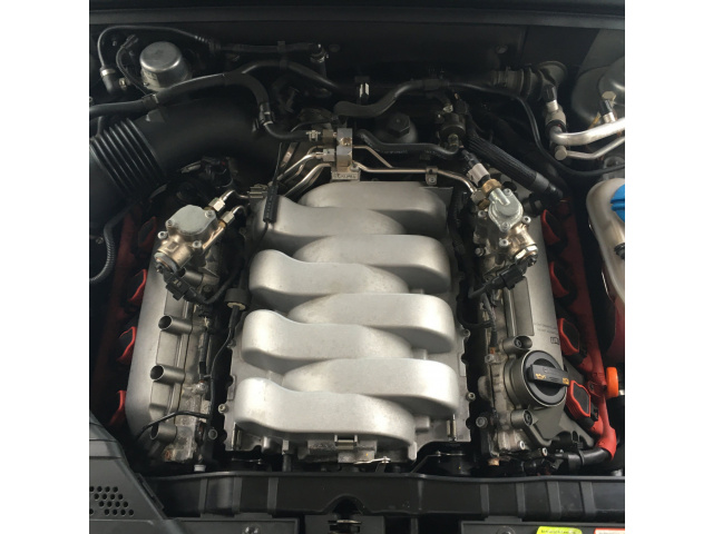 Двигатель в сборе AUDI 4.2 V8 CAU