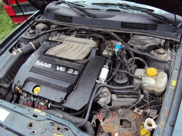 SAAB 900 Opel Vectra Calibra 2.5 V6 двигатель w машине
