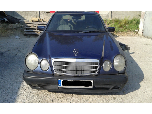 Mercedes W210 99г.