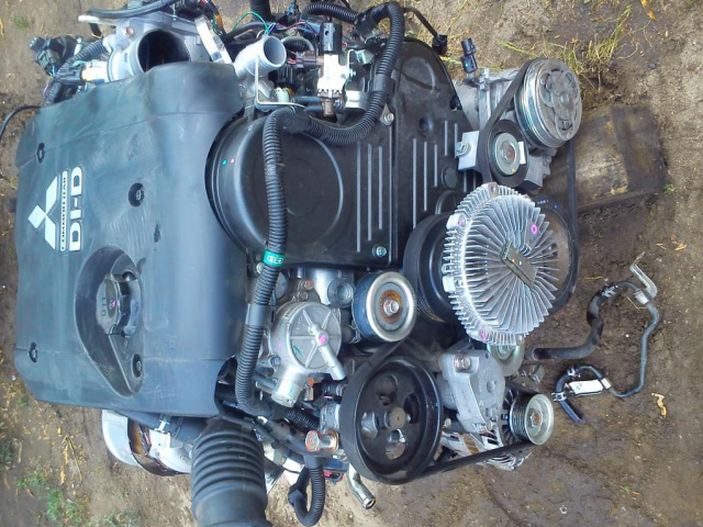 MITSUBISHI PAJERO L200 двигатель 2.5 DID 4D56U 2015r.