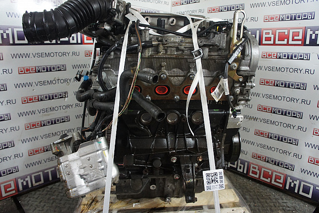 Двигатель вид с боку RENAULT F4R 830