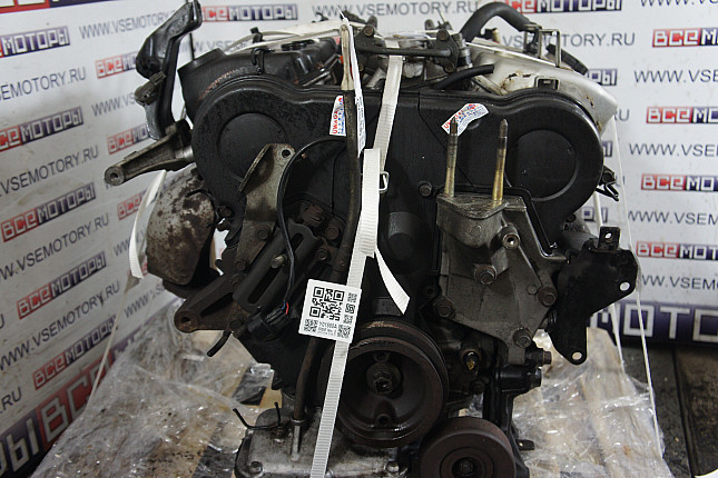 Двигатель вид с боку MITSUBISHI 6A13